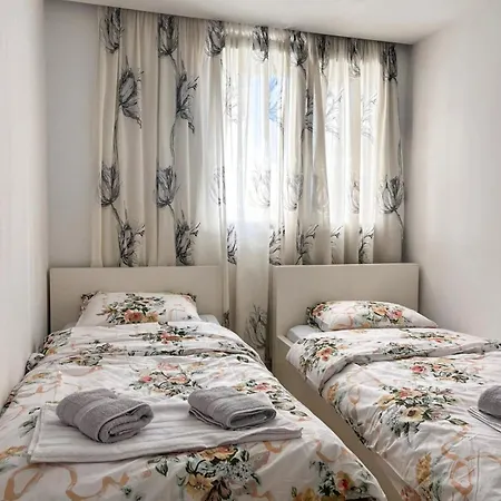 Cozy At Apartman *